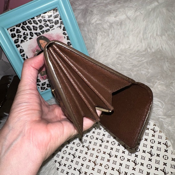 Sarah Wallet - Picture 4 of 11